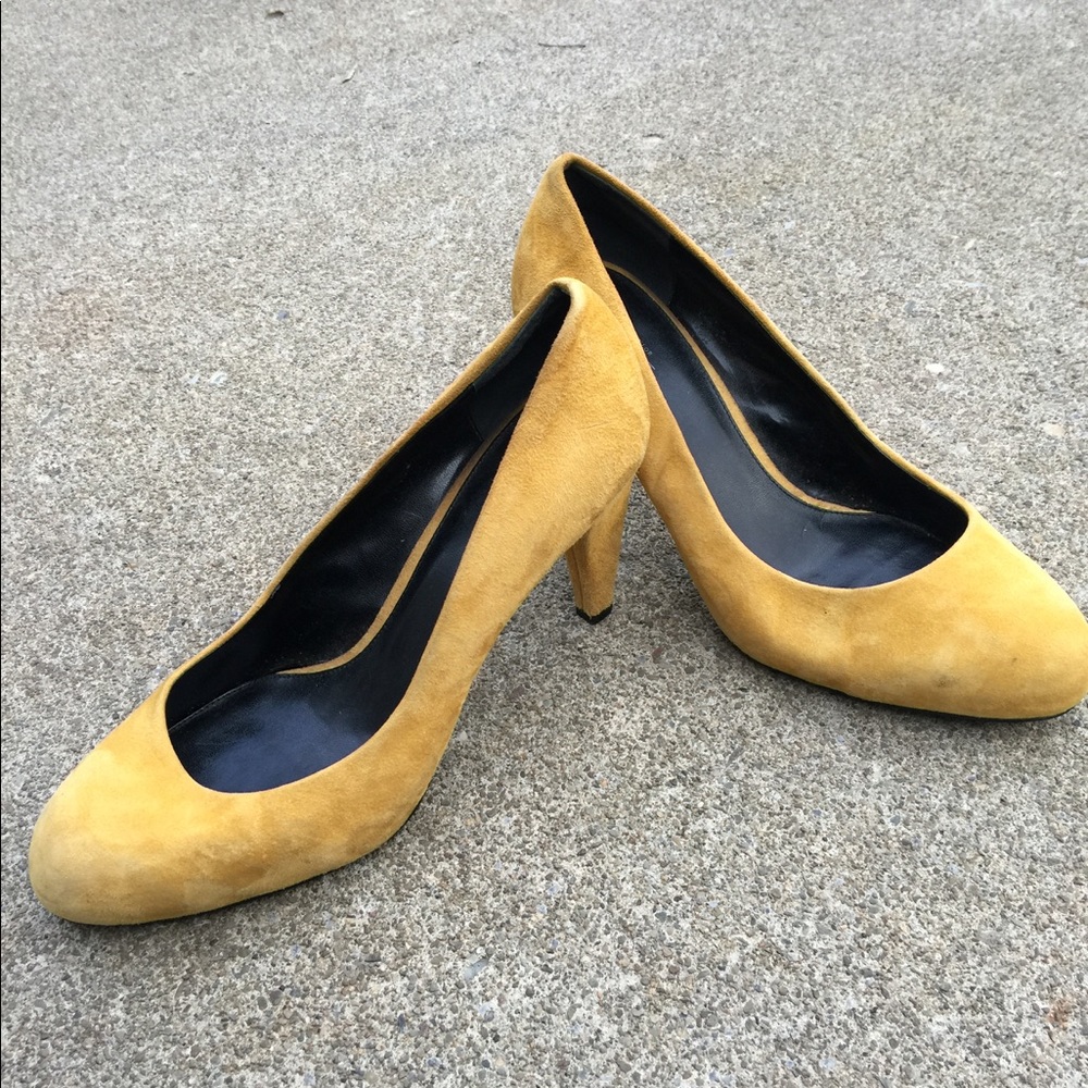 Ann Taylor Loft Dark Yellow Heels Size 10B EUC